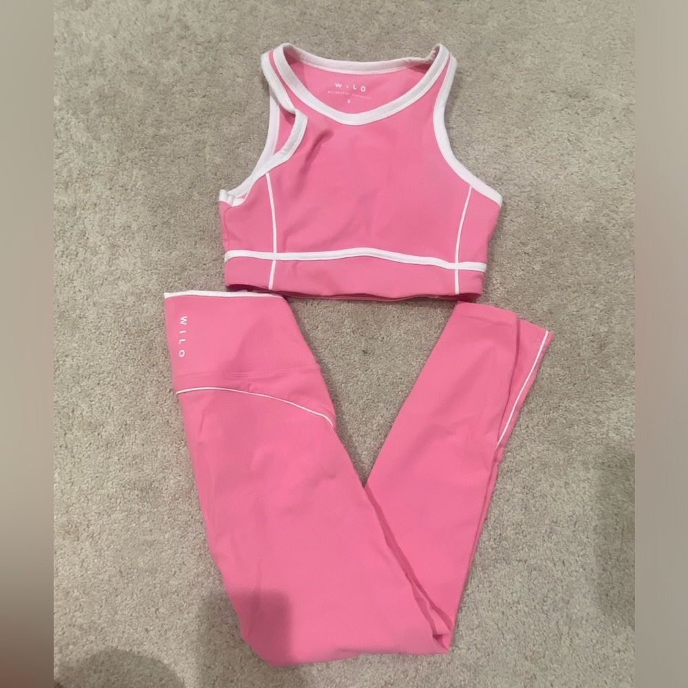 Wilo pink tank and leggings workout set